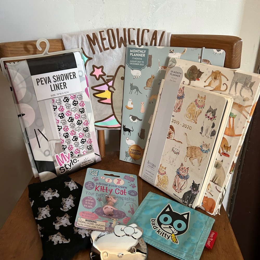 Cat-Themed Accessory Set - Black and White  (Coed size Large)